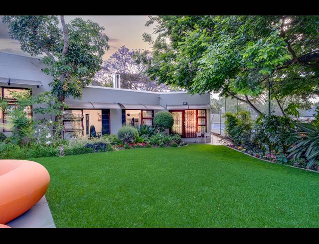 5 BEDROOM HOUSE FOR SALE IN LONEHILL